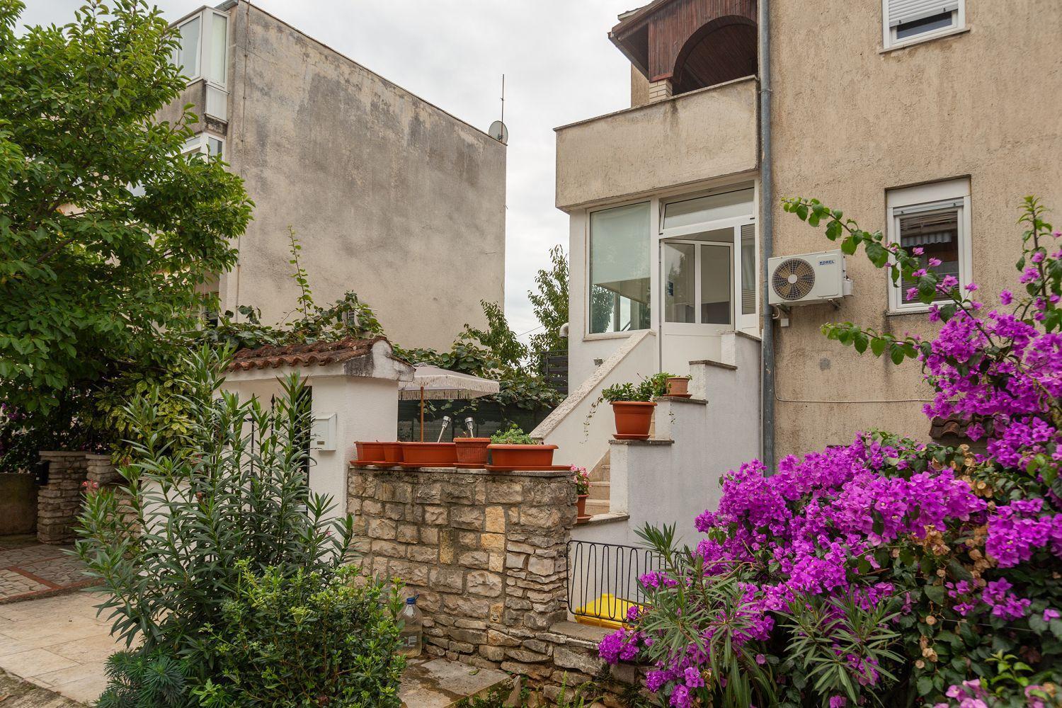 Modernes Nur 300 Meter Zum Mit Terrasse, Privatparkplatz, Wifi Poreč