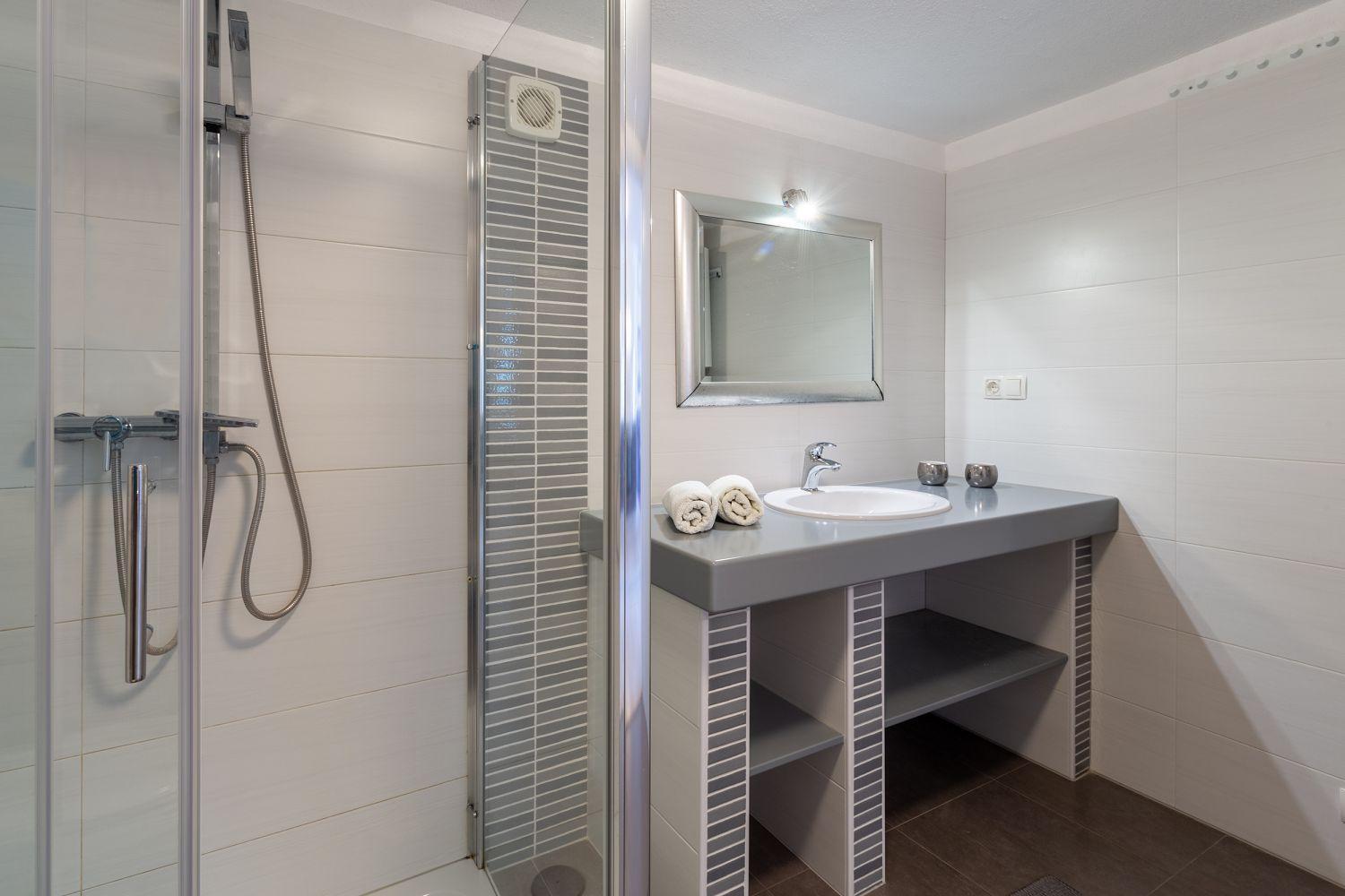 Modernes Nur 300 Meter Zum Mit Terrasse, Privatparkplatz, Wifi