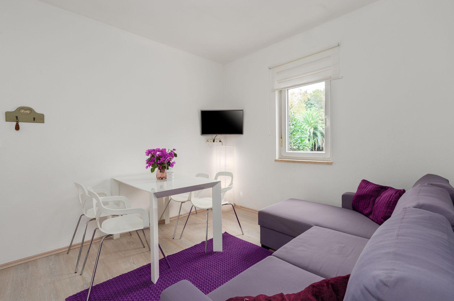 Apartment Modernes Nur 300 Meter Zum Mit Terrasse, Privatparkplatz, Wifi